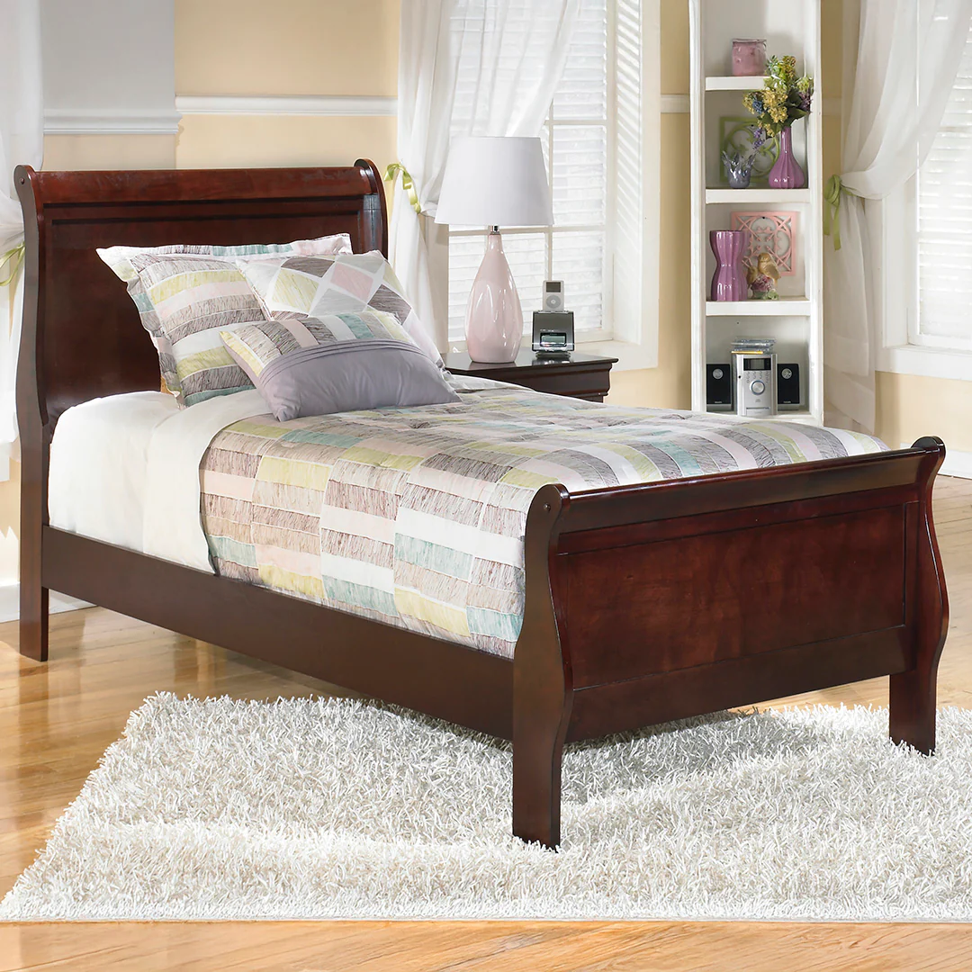 Alisdair Sleigh Bed