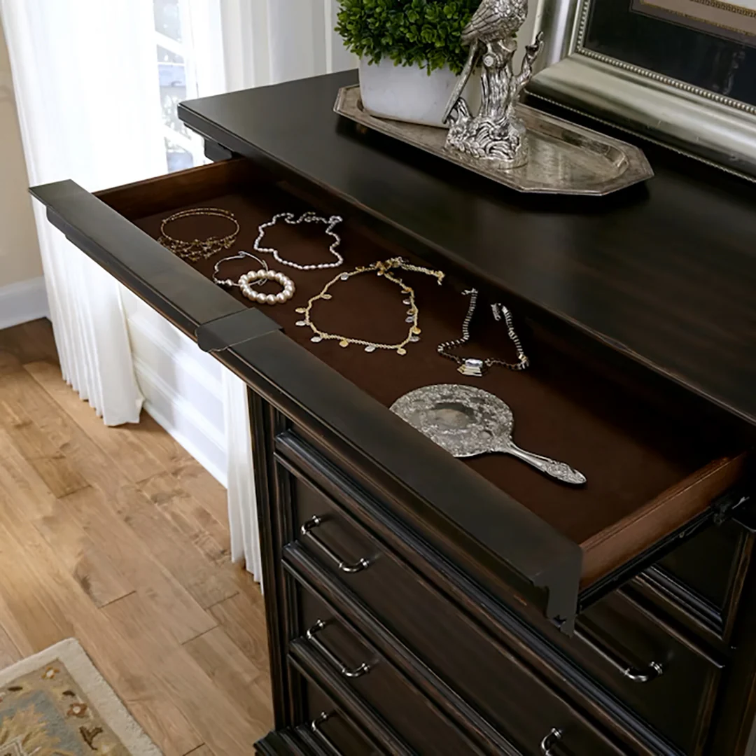 Caldwell Chest - Image 4