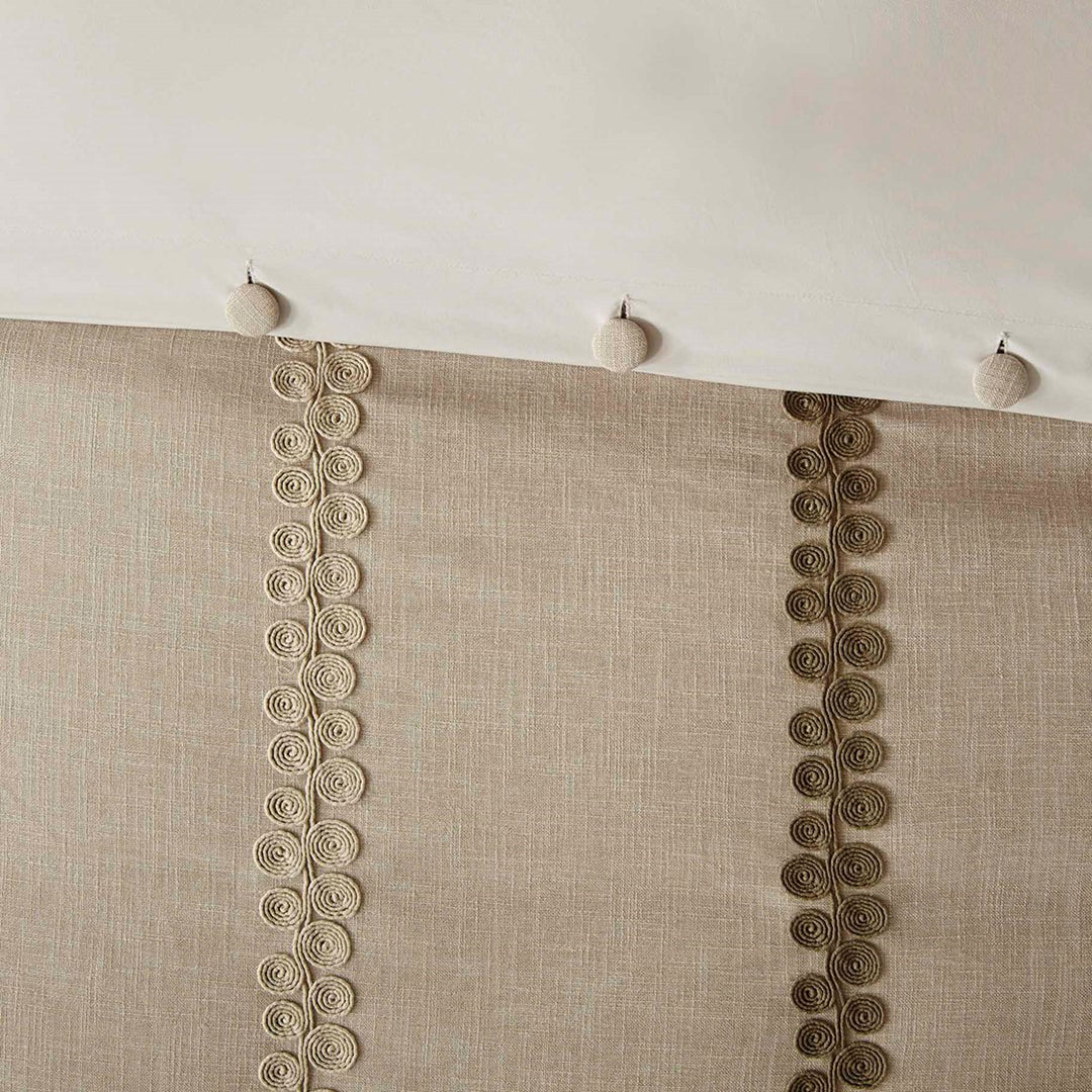 Chateau Comforter Set - Image 3