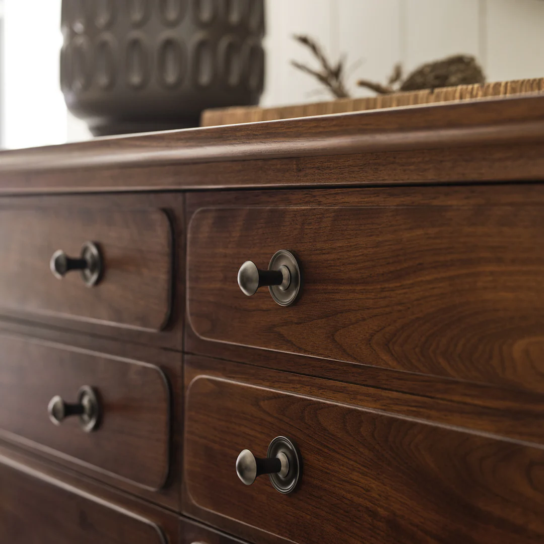 Hudson Valley Dresser - Image 5