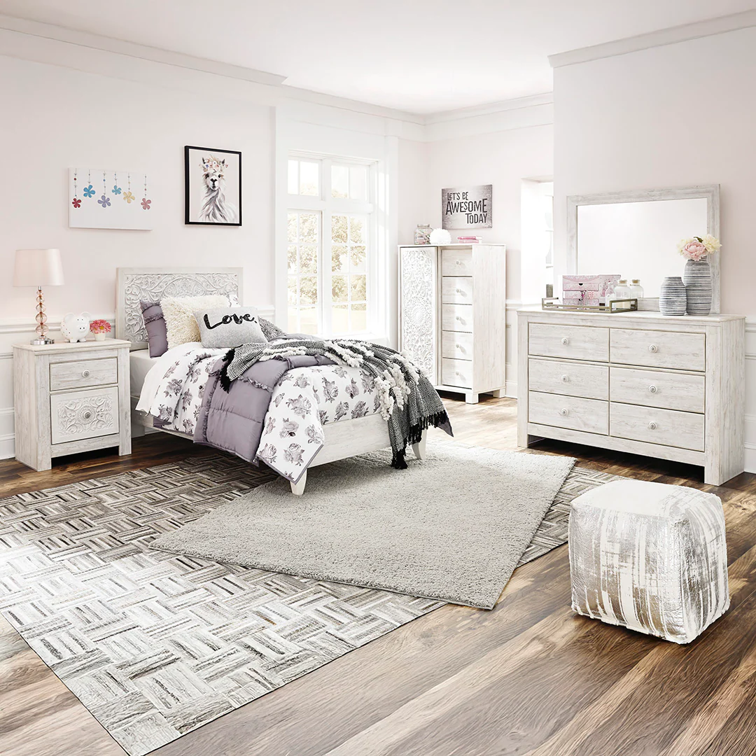 Paxberry Nightstand - Image 8