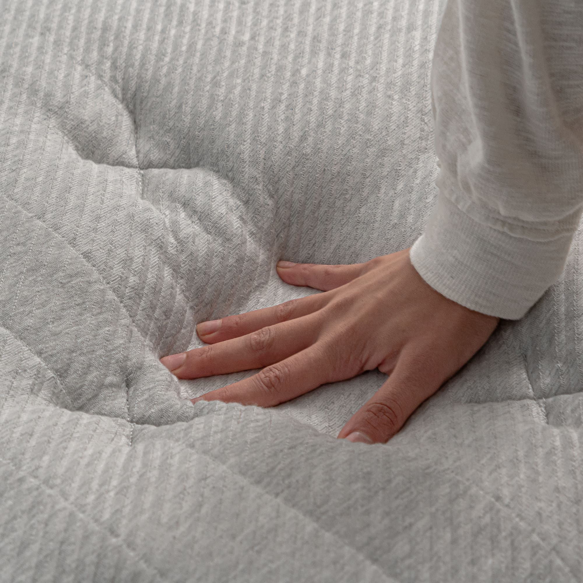 Studio Chill Hybrid Mattress - Image 4