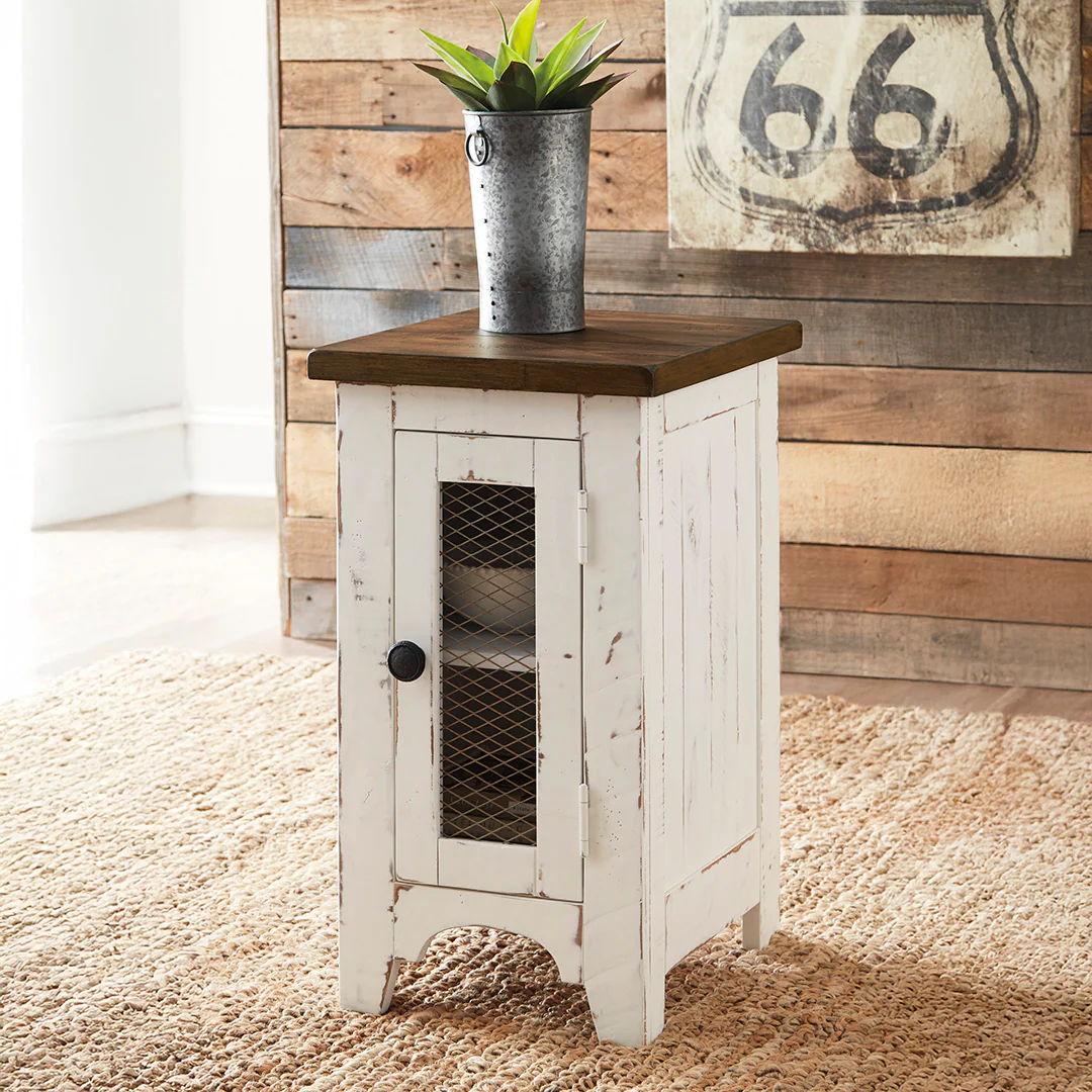 Wystfield Side Table - Image 2
